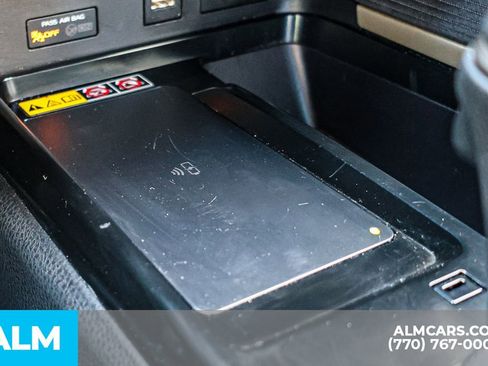 Used 2025 Toyota Camry SE image 45