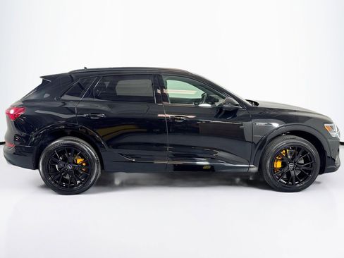 Used 2022 Audi e-tron Chronos w/ Chronos Package image 4