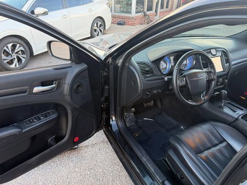 Used 2013 Chrysler 300 S image 13