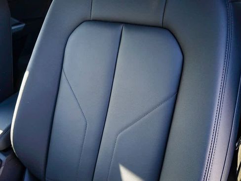 New 2025 Audi Q3 2.0T Premium image 28