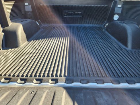 Used 2023 Chevrolet Silverado 1500 LTZ image 36