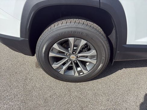 New 2026 Chevrolet Equinox LT FWD image 14