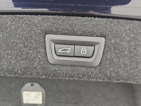 Used 2018 BMW 530i xDrive AWD/4WD image 16