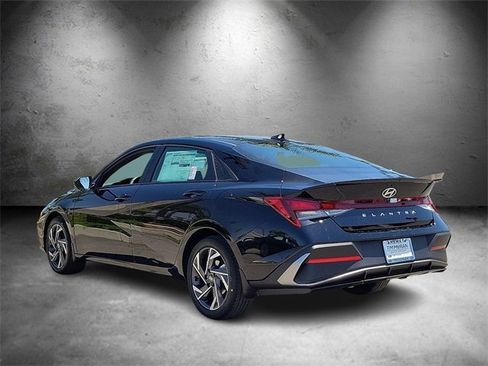 New 2025 Hyundai Elantra Sport image 4