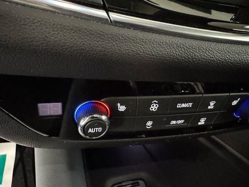 Used 2021 Buick Enclave Essence w/ Sport Touring Edition image 18