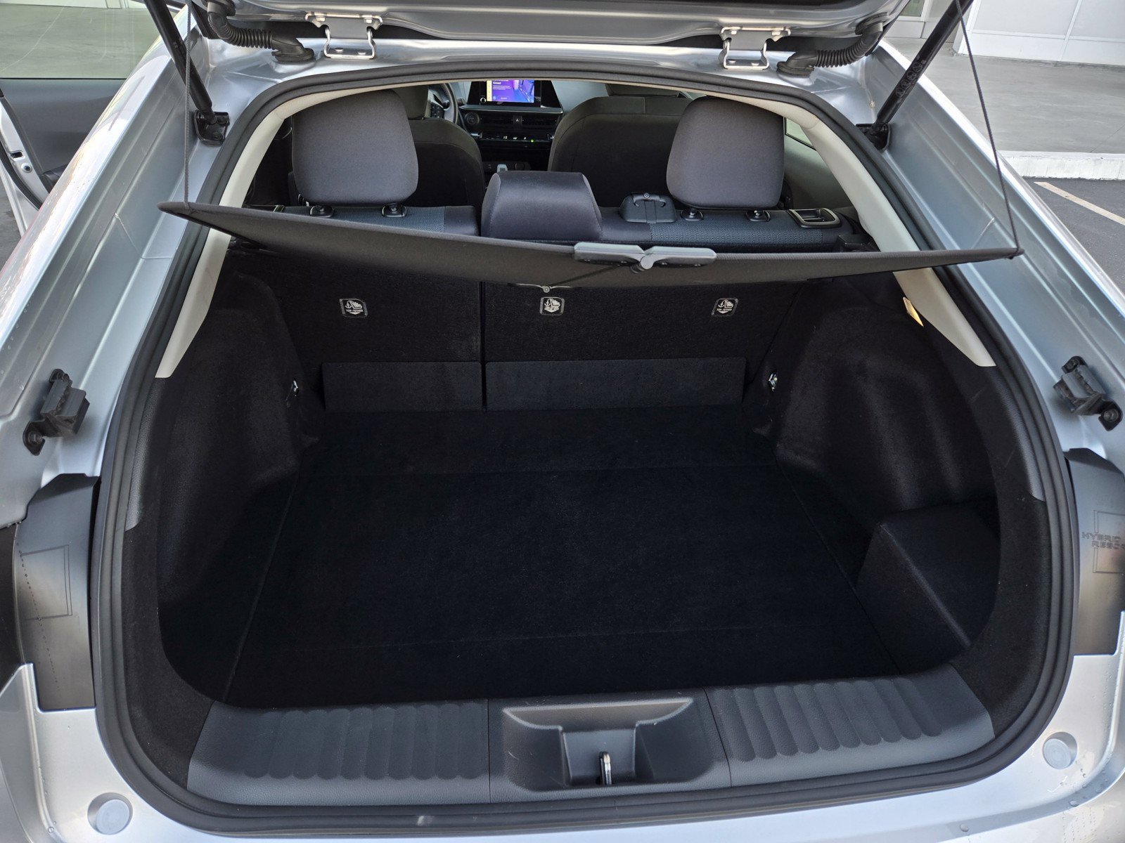 Used 2025 Toyota Prius LE FWD image 23