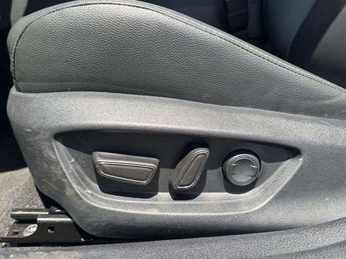 Used 2025 Toyota Camry SE FWD image 10