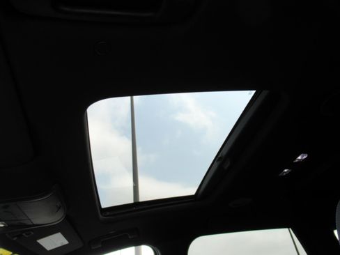 Used 2023 Buick Enclave Essence w/ Experience Buick Package FWD image 20