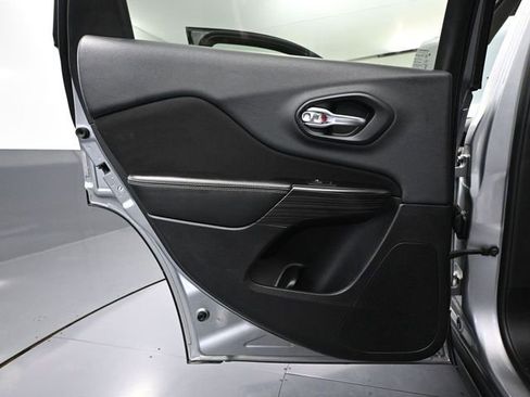 Used 2014 Jeep Cherokee Latitude image 31