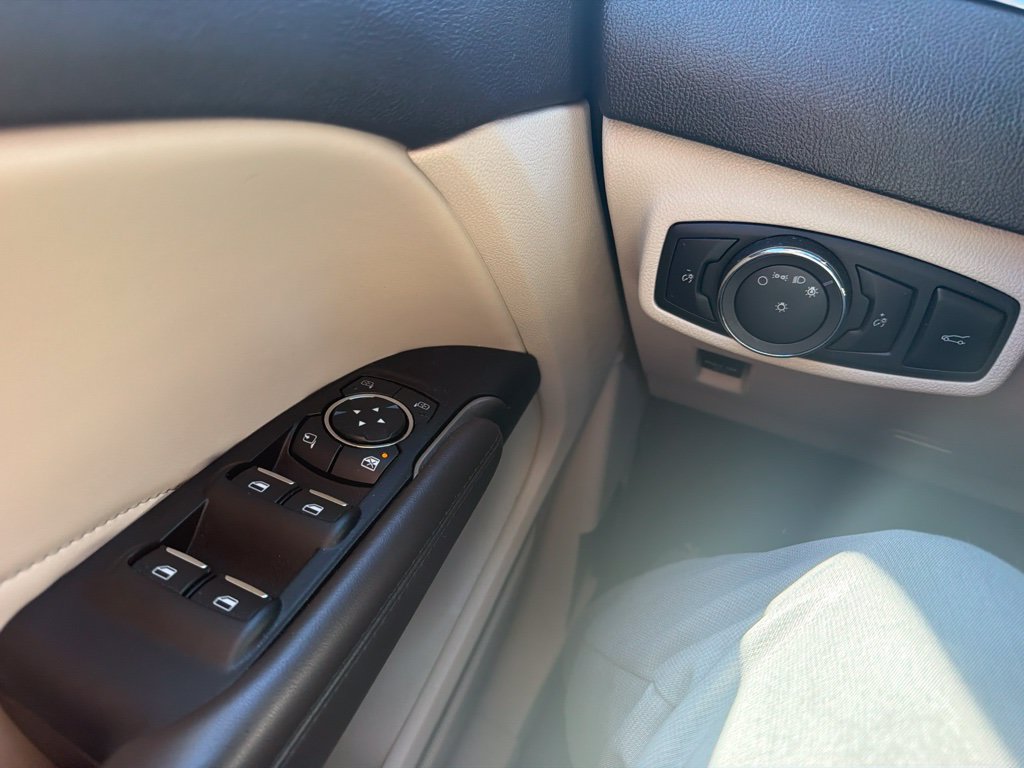 Used 2018 Lincoln MKC Reserve w/ Lincoln MKC Climate Package AWD/4WD image 17