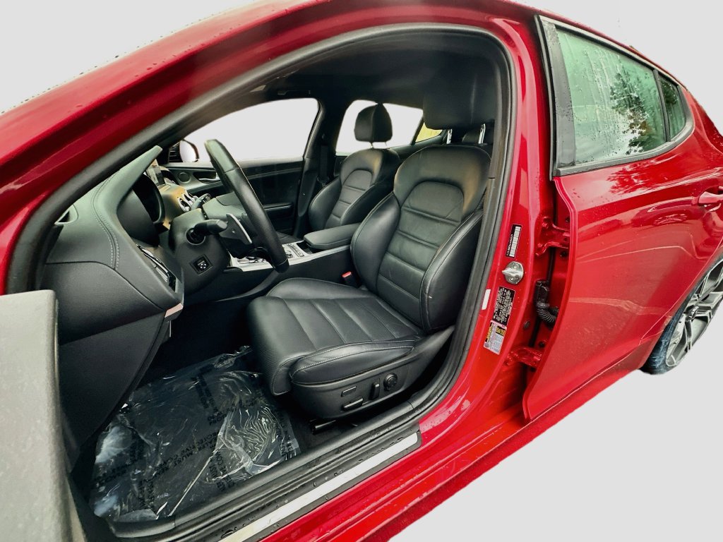 Used 2018 Kia Stinger GT2 RWD image 22