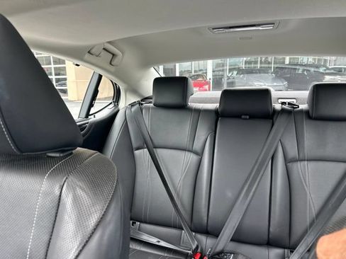 Used 2019 Lexus ES 300h Ultra Luxury w/ Accessory Package 2 FWD image 15