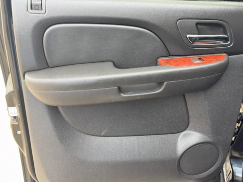 Used 2011 GMC Sierra 3500 SLT w/ SLT Convenience Package image 11