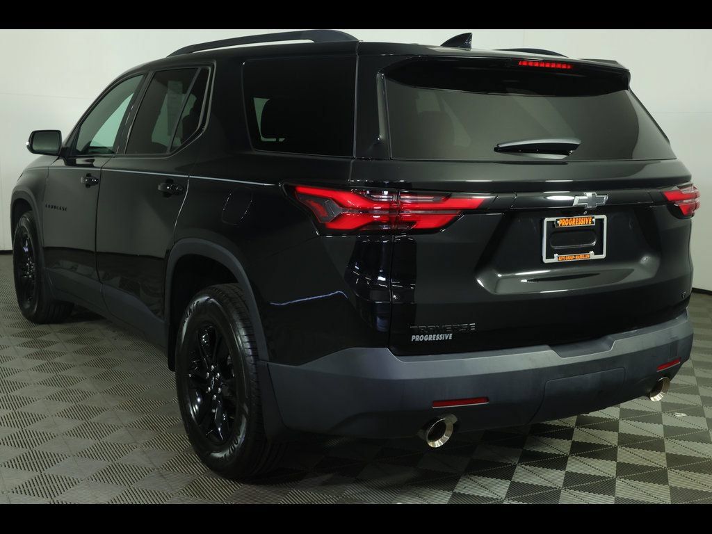 Used 2023 Chevrolet Traverse LT FWD image 14