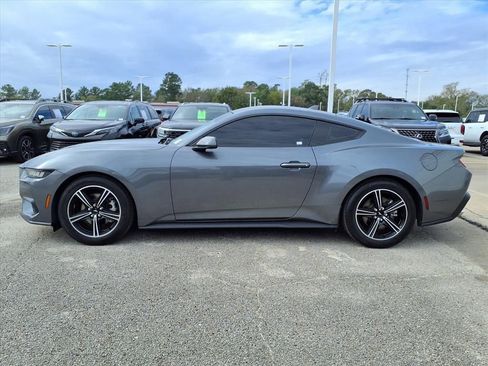 Used 2025 Ford Mustang Coupe image 8