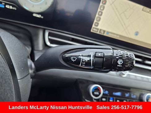 Used 2024 Hyundai Elantra SEL FWD image 23