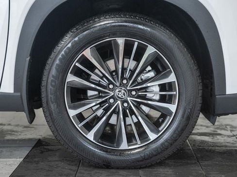 Used 2025 Toyota Grand Highlander AWD Hybrid image 19