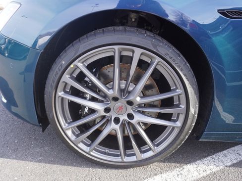 Used 2024 Maserati Ghibli Trofeo image 19