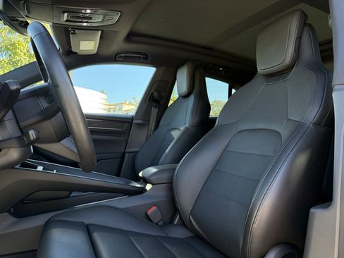 Used 2025 Porsche Macan 4S Electric image 5