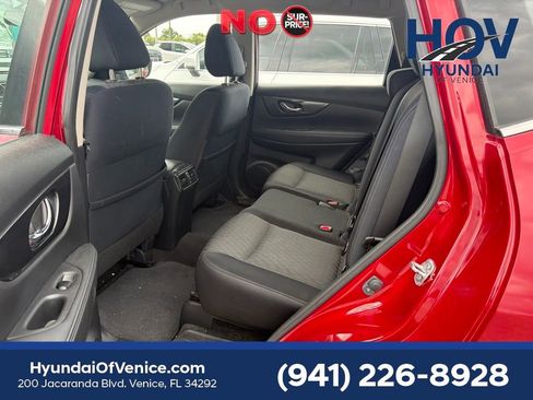 Used 2017 Nissan Rogue S AWD/4WD image 6