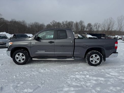 Used 2016 Toyota Tundra SR5 image 2