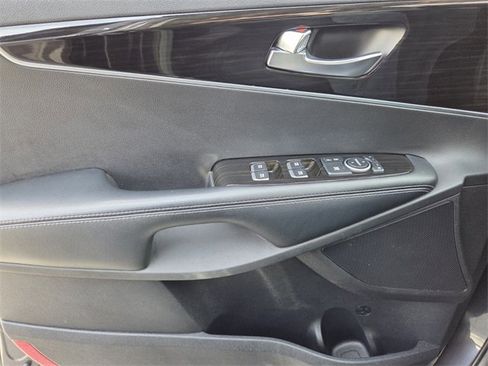 Used 2019 Kia Sorento LX w/ LX Convenience Package image 34