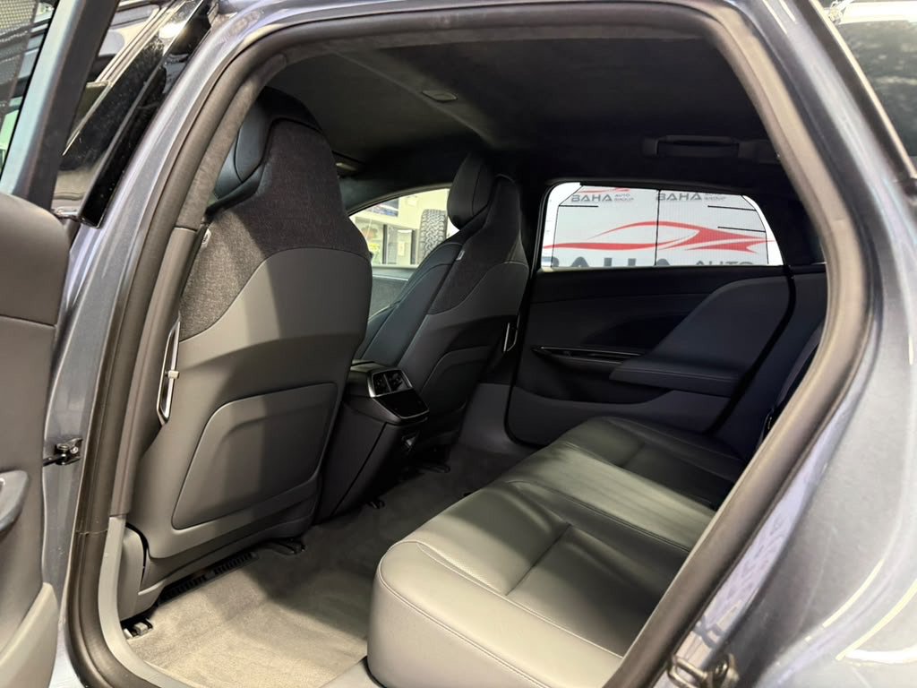 Used 2024 Lucid Air Touring AWD/4WD image 34