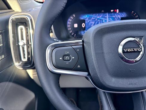 New 2026 Volvo XC40 B5 Ultra w/ Protection Package Premier AWD/4WD image 17