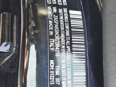 Used 2024 Alfa Romeo Stelvio Veloce image 39