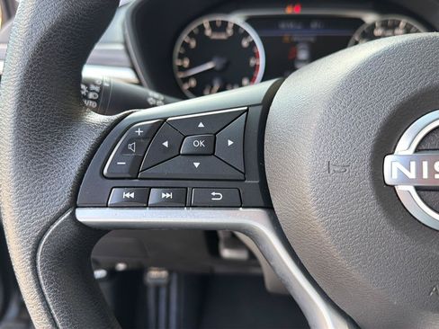 Used 2025 Nissan Altima 2.5 SV FWD image 21