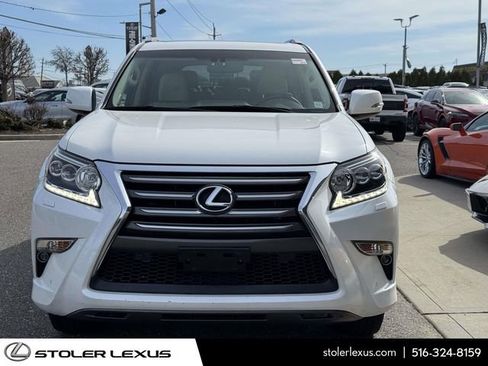 Used 2017 Lexus GX 460 Premium w/ Premium Package image 2