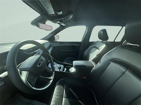 Used 2024 Jeep Grand Cherokee L Limited w/ Luxury Tech Group II image 12