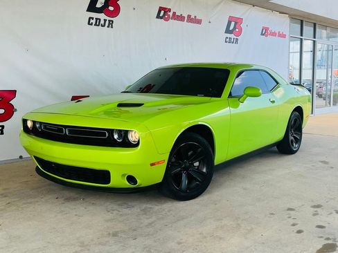 Used 2023 Dodge Challenger SXT image 38