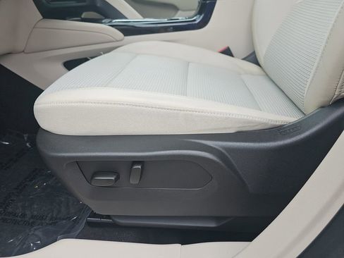 Certified 2023 Buick Envision Preferred AWD/4WD image 35
