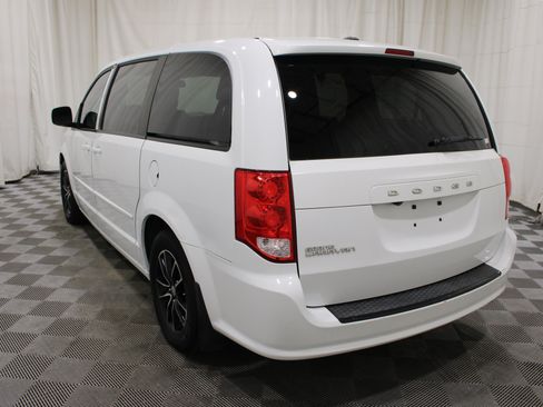 Used 2017 Dodge Grand Caravan SE FWD image 28