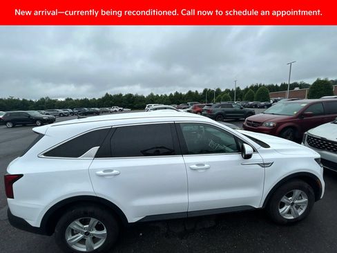 Used 2023 Kia Sorento LX AWD/4WD image 5