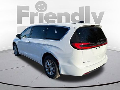 New 2026 Chrysler Pacifica Select AWD/4WD image 8