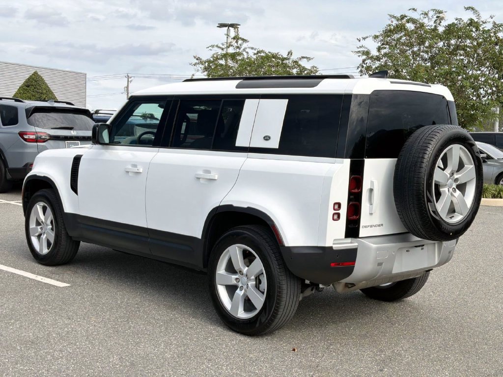 Used 2024 Land Rover Defender 110 S AWD/4WD image 3