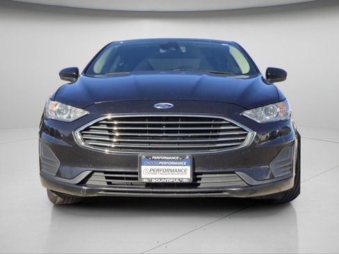 Used 2020 Ford Fusion SE image 3