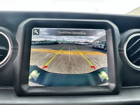 Used 2020 Jeep Gladiator Overland w/ Popular Equipment Package image 19