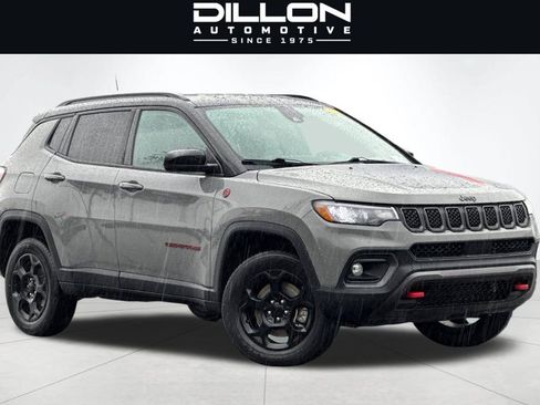 Used 2024 Jeep Compass Trailhawk AWD/4WD image 1
