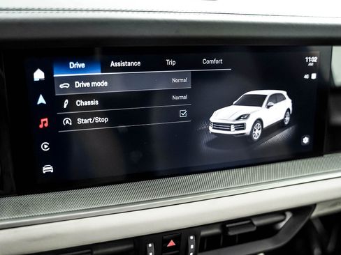 Certified 2024 Porsche Cayenne AWD/4WD image 23