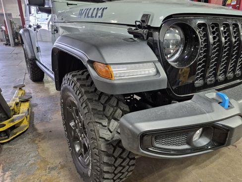 Used 2023 Jeep Wrangler Unlimited w/ 8.4" Radio Group image 24