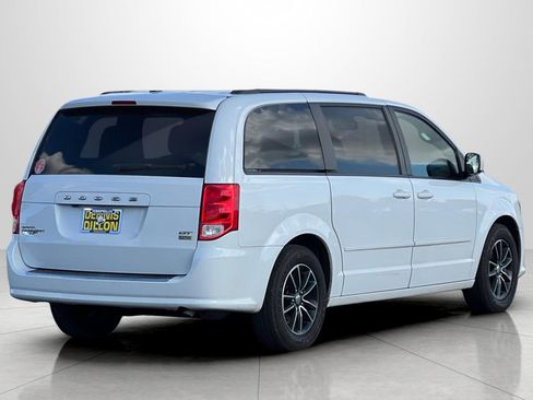 Used 2017 Dodge Grand Caravan GT image 4