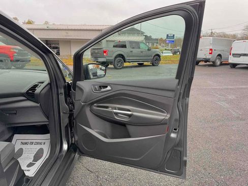 Used 2017 Ford C-MAX SE image 15