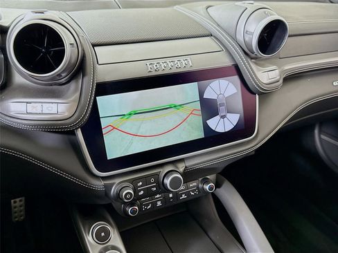 Used 2019 Ferrari GTC4Lusso T image 19