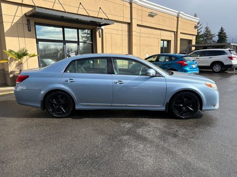 Used 2011 Toyota Avalon Limited image 8