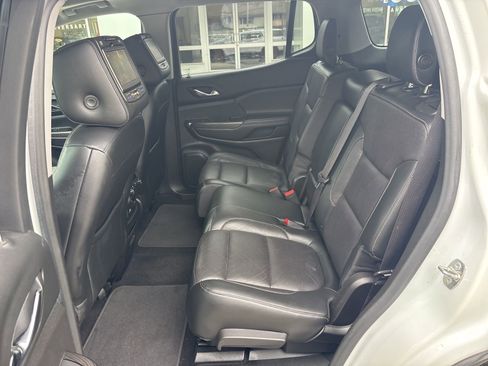 Used 2017 GMC Acadia SLT AWD/4WD image 40