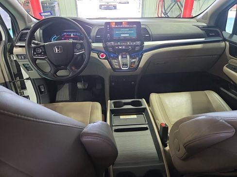 Used 2018 Honda Odyssey Elite image 10