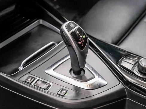 Used 2019 BMW 230i Convertible w/ Convenience Package RWD image 26